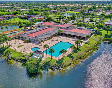 210 Lake Evelyn Drive - Photo Thumbnail 43