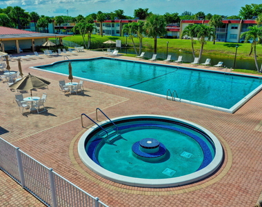 210 Lake Evelyn Drive - Photo Thumbnail 26