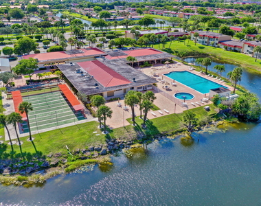 210 Lake Evelyn Drive - Photo Thumbnail 41