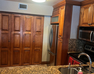 3300 N Ocean Drive - Photo Thumbnail 10