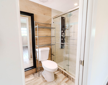 900 Ne 12th Avenue - Photo Thumbnail 17