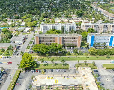 900 Ne 12th Avenue - Photo Thumbnail 6