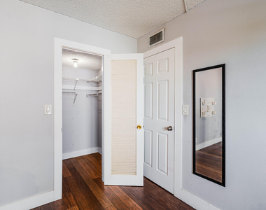 900 Ne 12th Avenue - Photo Thumbnail 11