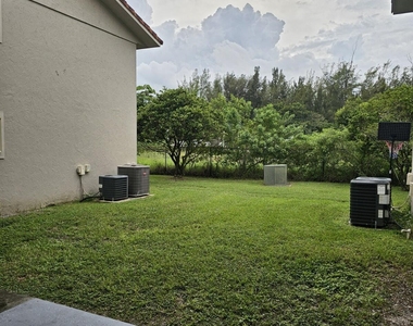 1421 Windorah Way - Photo Thumbnail 8