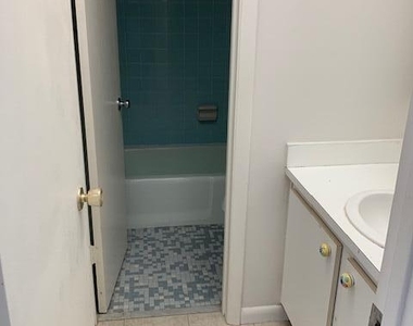 620 Nw 13th Street - Photo Thumbnail 10