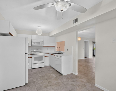 7665 Tahiti Lane - Photo Thumbnail 14