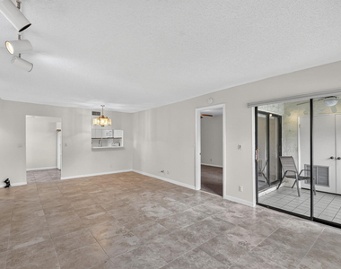 7665 Tahiti Lane - Photo Thumbnail 10