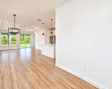 11197 Sw Lyra Drive - Photo Thumbnail 4