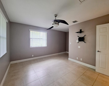11441 Nw 39 Court - Photo Thumbnail 6
