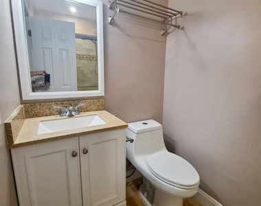 11441 Nw 39 Court - Photo Thumbnail 9