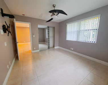 11441 Nw 39 Court - Photo Thumbnail 8