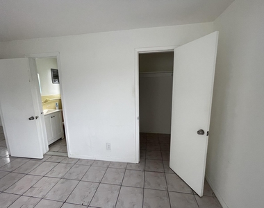 314 Elm Street - Photo Thumbnail 12