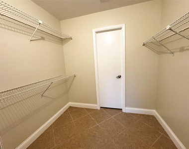 10717 Cleary Boulevard - Photo Thumbnail 12
