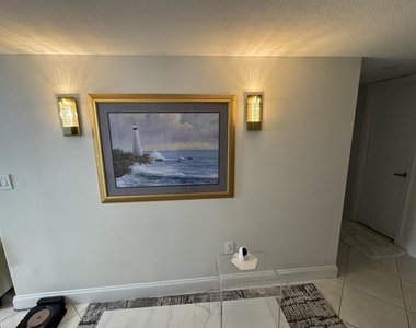 4200 N Ocean Drive - Photo Thumbnail 2