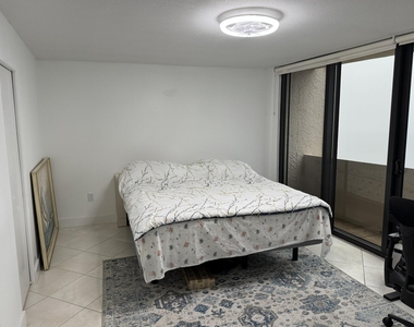 4200 N Ocean Drive - Photo Thumbnail 14