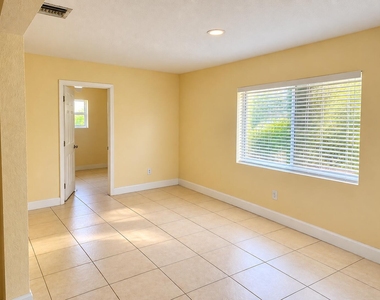1631 Nw 2nd Avenue - Photo Thumbnail 1