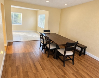1631 Nw 2nd Avenue - Photo Thumbnail 4