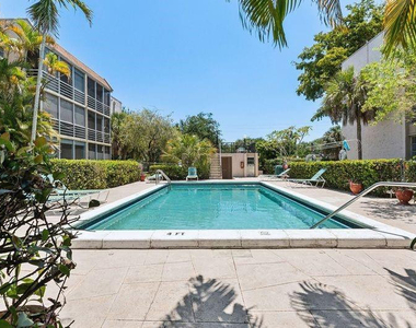485 N Pine Island Road - Photo Thumbnail 11