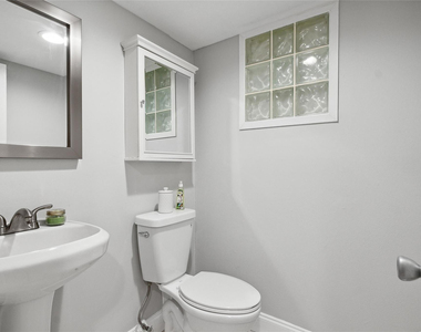 485 N Pine Island Road - Photo Thumbnail 7