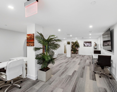 111 Se 1st Avenue - Photo Thumbnail 35