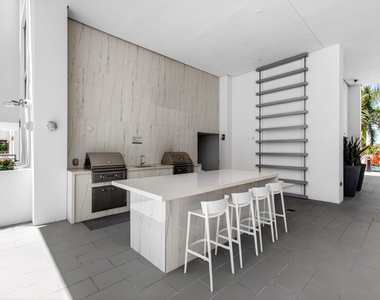 111 Se 1st Avenue - Photo Thumbnail 30