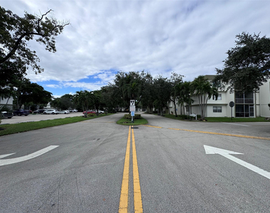 4205 N University Drive - Photo Thumbnail 31