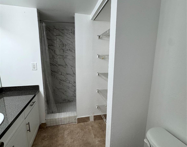 4205 N University Drive - Photo Thumbnail 15