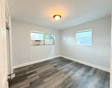 111 E 27th Street - Photo Thumbnail 10