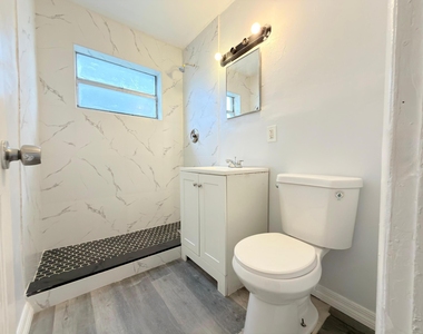 111 E 27th Street - Photo Thumbnail 2