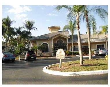 9458 Palm Circle S - Photo Thumbnail 7