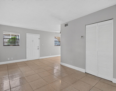 3760 Nw 115th Avenue - Photo Thumbnail 6