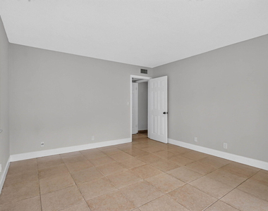 3760 Nw 115th Avenue - Photo Thumbnail 14