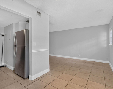 3760 Nw 115th Avenue - Photo Thumbnail 3