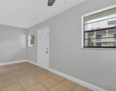 3760 Nw 115th Avenue - Photo Thumbnail 4
