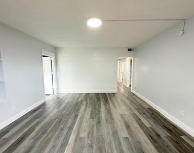 131 E 27th Street - Photo Thumbnail 8
