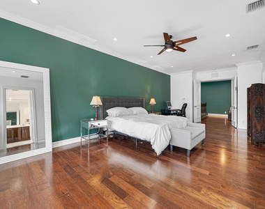 828 Estuary Way - Photo Thumbnail 18