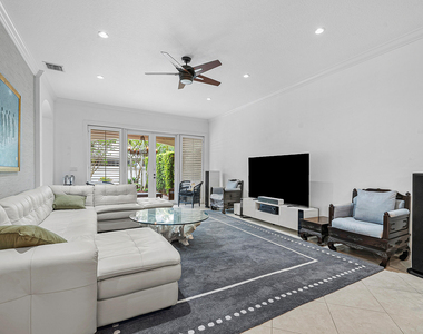 828 Estuary Way - Photo Thumbnail 8