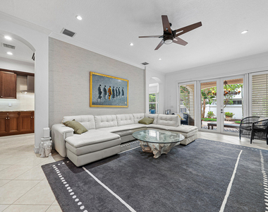 828 Estuary Way - Photo Thumbnail 9