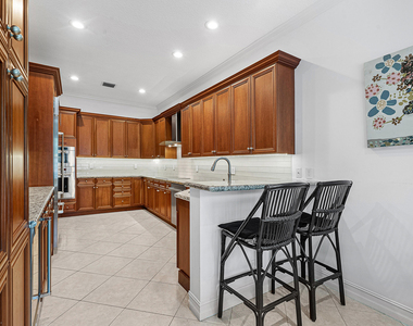 828 Estuary Way - Photo Thumbnail 12