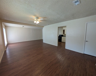 3827 Black Oak Drive - Photo Thumbnail 1