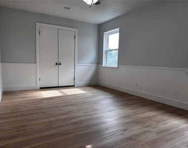 1826 Melrose Street - Photo Thumbnail 3