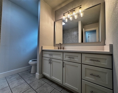 1826 Melrose Street - Photo Thumbnail 5