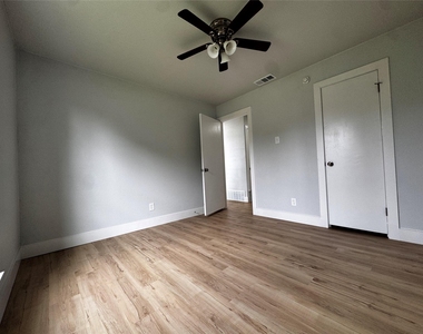 1826 Melrose Street - Photo Thumbnail 6