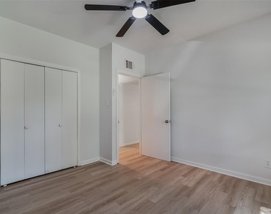 1421 S Scullin Avenue - Photo Thumbnail 14