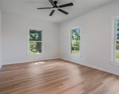 1421 S Scullin Avenue - Photo Thumbnail 18
