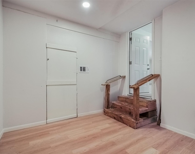 1421 S Scullin Avenue - Photo Thumbnail 21
