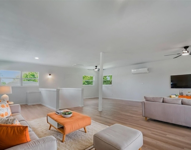 1421 S Scullin Avenue - Photo Thumbnail 4