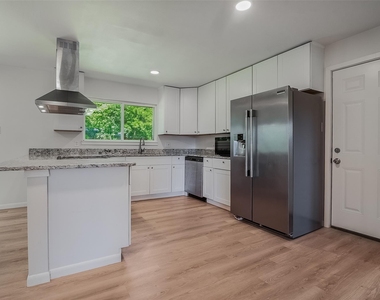 1421 S Scullin Avenue - Photo Thumbnail 10