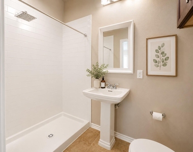 719 E 6th Street - Photo Thumbnail 7