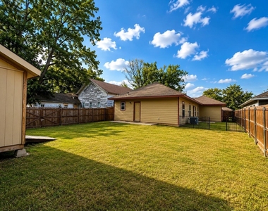 719 E 6th Street - Photo Thumbnail 16